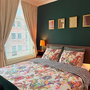 Comfortable Stylish In Centre Of - Bed & Breakfast